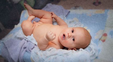 Повітряні ванни для новонароджених ніж корисні, як робити і скільки часу