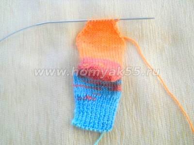 Tricotat șosete pentru copii pe 2 spite fără cusături ulterioare