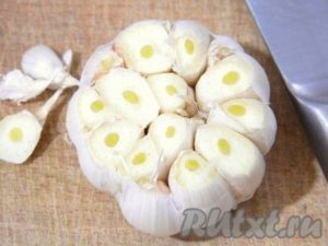 Tojás töltött gomba kaviár - előállítására lépésről lépésre képekkel (előkészületben) Tojás töltött gomba kaviár - készül lépésről lépésre fotókkal
