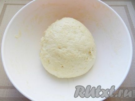 Prăjituri prăjite din produse de patiserie cu brânză de vaci - o rețetă cu o fotografie