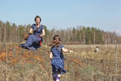 Viața cu copiii în eco-așezare - interviu din primele buze) - Tatiana Bedăreva