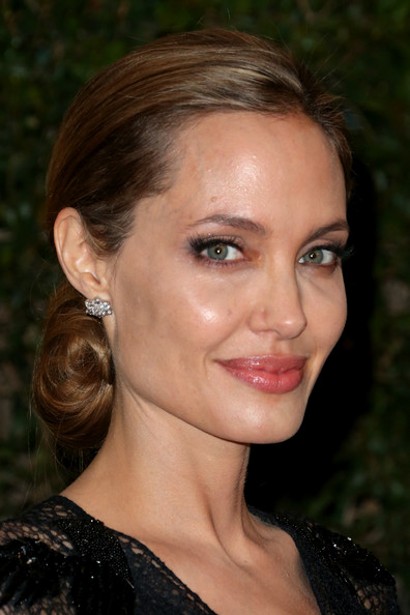 Angelina Jolie és az ő divatos frizura fotó áttekintésre, hajvágás és frizura fotó