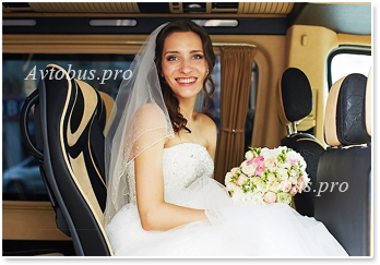 Închiriați, rezervați un microbuz pentru o nuntă cu un șofer
