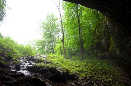 Askin Ice Cave, un site dedicat turismului și călătoriilor