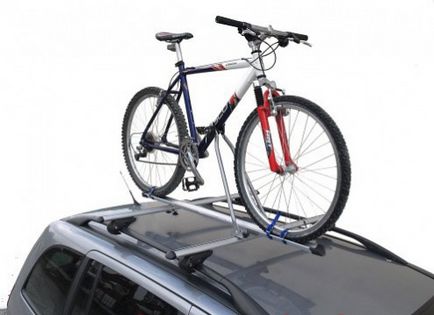 Biciclete de automobile pe acoperișul mașinii (bagaje pentru biciclete) montblanc (montblanc) și