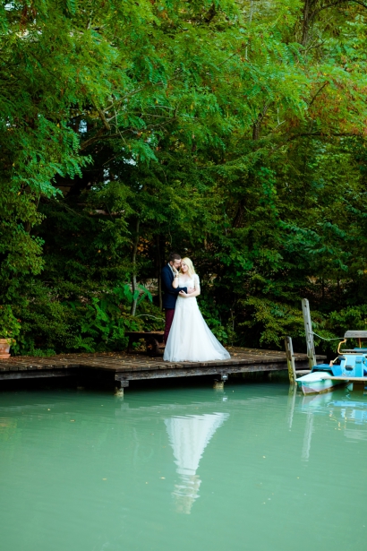 Богемна весілля на озері в садибі Семигір'я
