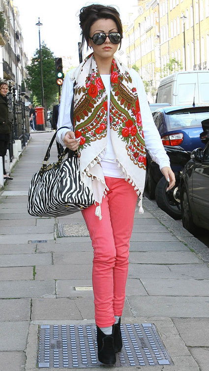 Cher Lloyd, blogger shotakoe pe site-ul 24 octombrie 2011, o bârfă