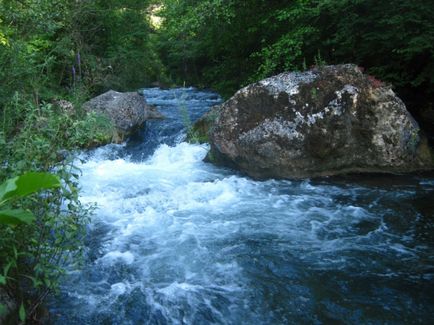 Canyon Chernorechensky sau Daryal din Crimeea