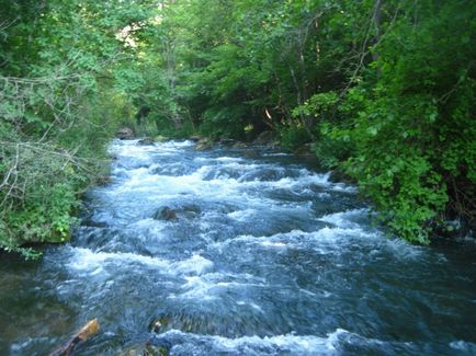 Canyon Chernorechensky sau Daryal din Crimeea