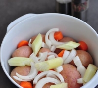 Курча запечений з яблуками і овочами фото рецепт приготування