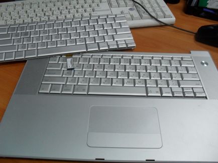 Înlocuirea tastaturii de la Macbook Pro