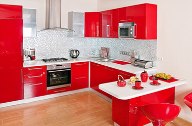 Culoarea tapetului în designul roșu de bucătărie, cum se alege, combinația de culori