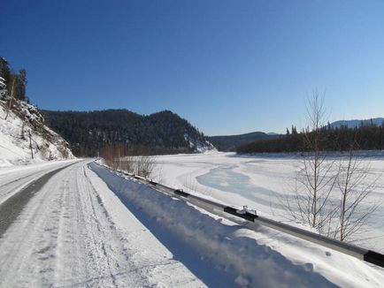 Drumul spre Lacul Teletskoye