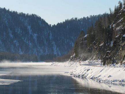 Drumul spre Lacul Teletskoye