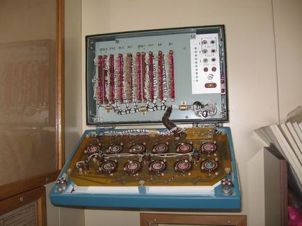 Kirándulás a rádiós szobában személyszállító hajó folyó (automatikus antennahangolást) Kirándulás a rádiós szobában személyszállító hajó folyami