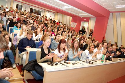 Institutul de Finanțe și Management din Praga