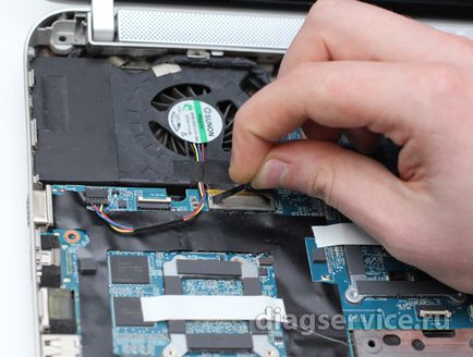 Instrucțiuni pentru demontarea laptopului hp pavilion dv6