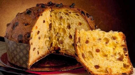 Italian panettone de Paști