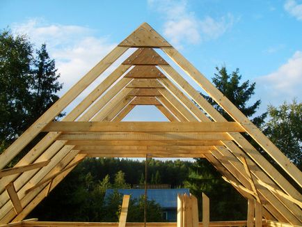 Cum de a face în mod corespunzător graifele pentru o baie cu un pod, cum să instalați cadrul acoperișului unei case