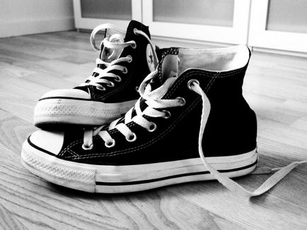 Як правильно зашнурувати прогулянкові черевики, модне взуття