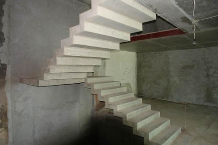 Як зробити монолітні сходи з бетону своїми руками