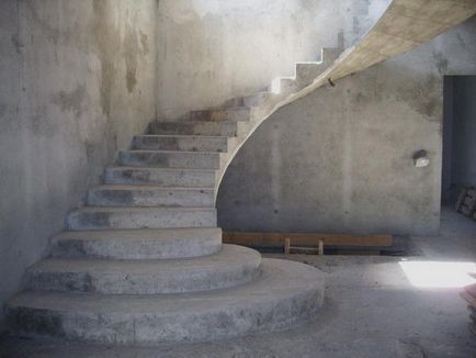 Як зробити монолітні сходи з бетону своїми руками
