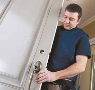Cum să instalați o ușă interioară fără ajutorul unui specialist video, foto