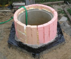 Cum să izolezi un puț de inele de beton