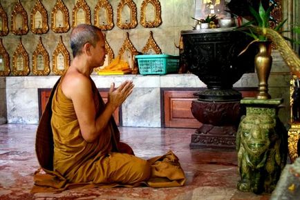 Cum se comportă într-un templu budist 1