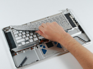 Як замінити клавіатуру на macbook pro