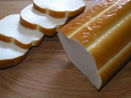 Conținutul caloric al brânzei de cârnați este util pentru organism