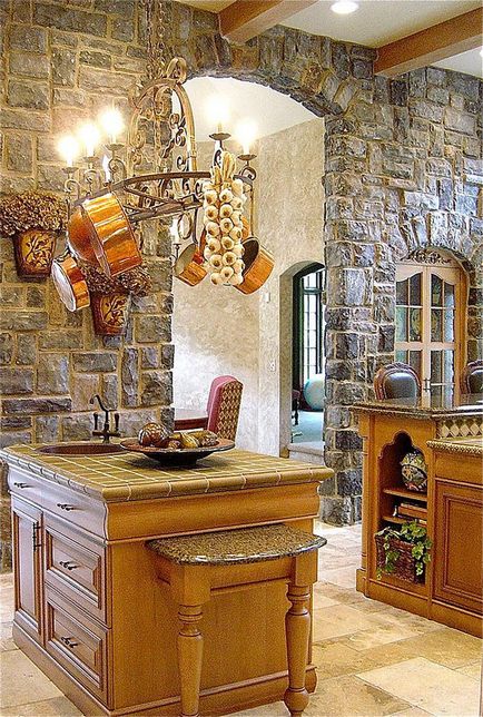 Камінь в інтер'єрі кухні - ідеї обробки кухні декоративним каменем
