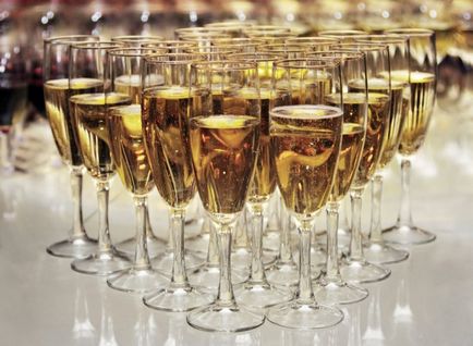 Cocktail-uri cu șampanie 5 rețete clasice