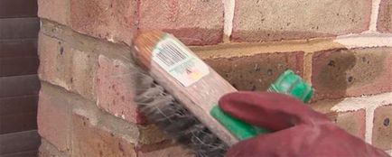 Фарба для зовнішніх робіт по цеглі особливості фарбування цегляних будинків зовні (відео та фото)