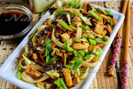 Fidea Udon cu pui și legume în sos teriyaki, rețetă