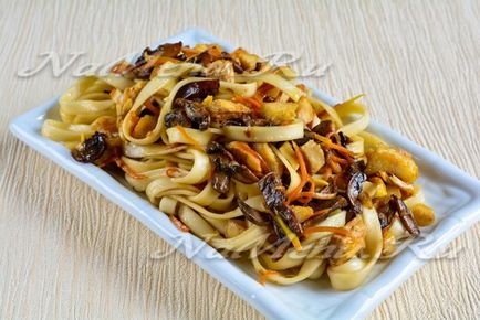 Fidea Udon cu pui și legume în sos teriyaki, rețetă