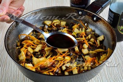 Локшина удон з куркою і овочами в соусі теріякі, рецепт