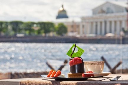 Cele mai bune restaurante pe apă de la restaurante pe bărci până la etape de aterizare, top-10