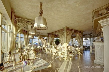 Cele mai bune restaurante pe apă de la restaurante pe bărci până la etape de aterizare, top-10