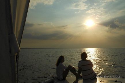 Кращі ресторани на воді від ресторанів на корабликах до дебаркадерів, топ-10