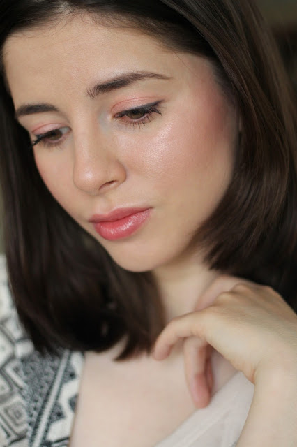 Mac rosu mineral - mineraliza blush noua romantism, un l i d i a r r y