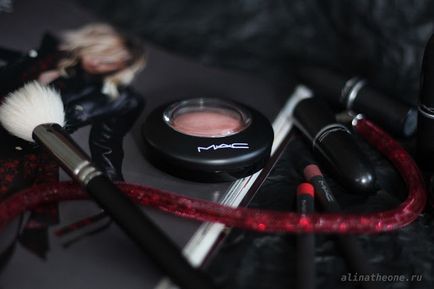 Mac rosu mineral - mineraliza blush noua romantism, un l i d i a r r y