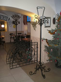 Atelier de arta forjare, arta forjare pentru cafenele, restaurante, cluburi, forjare pentru cafenele,