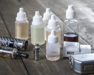 Pot folosi o țigară electronică ca un inhalator de tuse