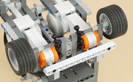 Multibot lánctalpas jármű „a robot lego nxt 2