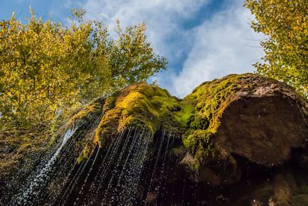 Cu mașina spre grotă de gheață Ascinsky și cascada oglinzii