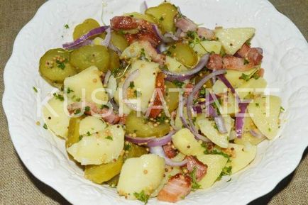 Salată de cartofi germană cu slănină