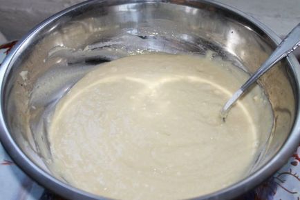 Дуже швидкий пиріг на кислому молоці - рецепти з фото