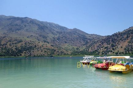 Lake Kournas, Kréta, Görögország Fotó és videó, leírás, ahol