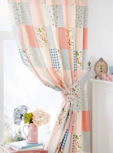 Patchwork függöny 70 kényelmes ötleteket és hogyan kell varrni a saját kezét, belső (kéz) Patchwork függöny 70 kényelmes ötleteket és hogyan kell varrni a saját kezét, belső